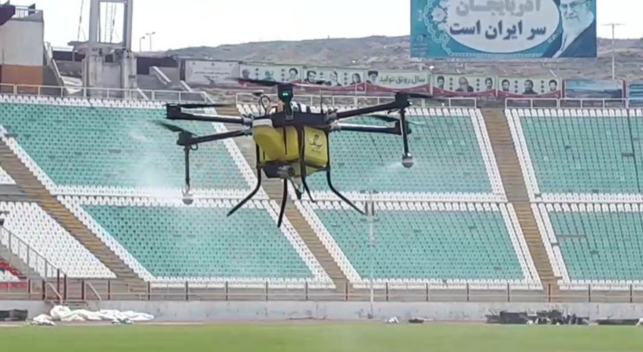 عملیات ضد عفونی استادیوم یادگار امام تبریز با استفاده از پهباد