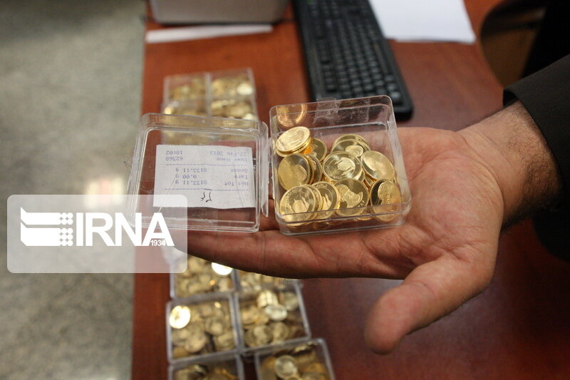 کاهش قیمت‌ها در بازار طلا و سکه به علت سقوط اونس