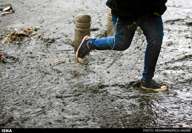 وارد شدن خسارت به خانوارهای ورزقانی در پی بارش باران