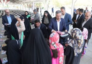 اهدای یک‌هزار پک تحصیل به کودکان نیازمند آذربایجان‌غربی