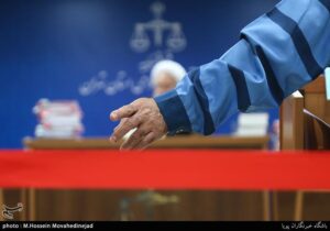 کاسهلیسی سلبریتیهای بیوطن برای تروریستها را تمام کنید