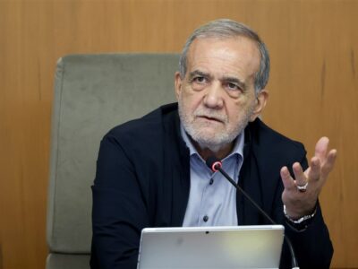 دولت کنار فعالان اقتصادی خواهد بود