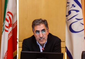 وقتی خودروسازان نمی‌توانند بازار را تامین کنند مسیر واردات تسهیل شود