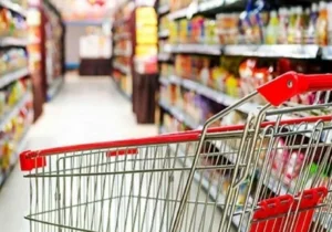 برخی فروشگاه‌ها به دلیل بدهی دولت از ارائه کالابرگ خودداری می‌کنند