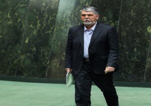 کارت زرد مجلس به وزیر ارشاد